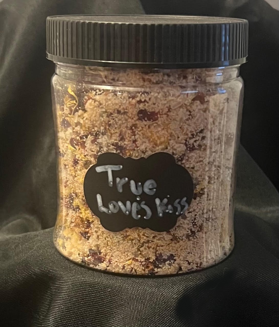 True Love's Kiss Bath Soak